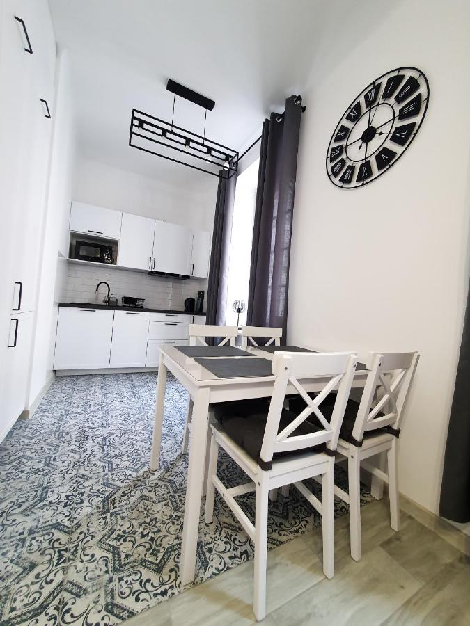 Atma Apartment - Ul. Piwna, Stare Miasto/The Old Town Varşovia Exterior foto